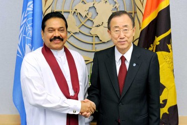 Secretary-General Ban Ki-moon with Mahinda Rajapaksa, President of Sri Lanka (UN file photo)